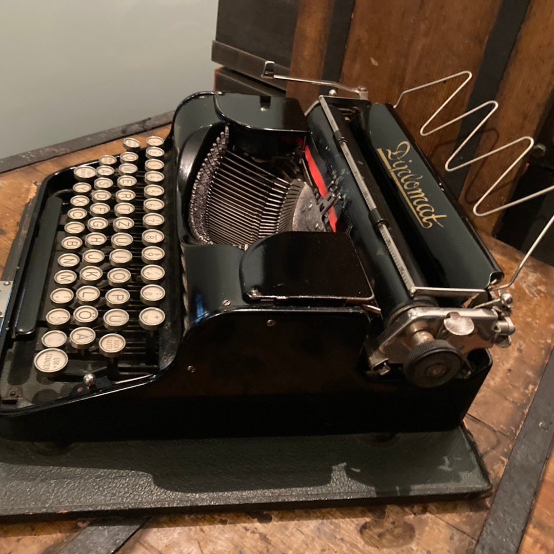 Antique Diplomat 4” Portable Typewriter