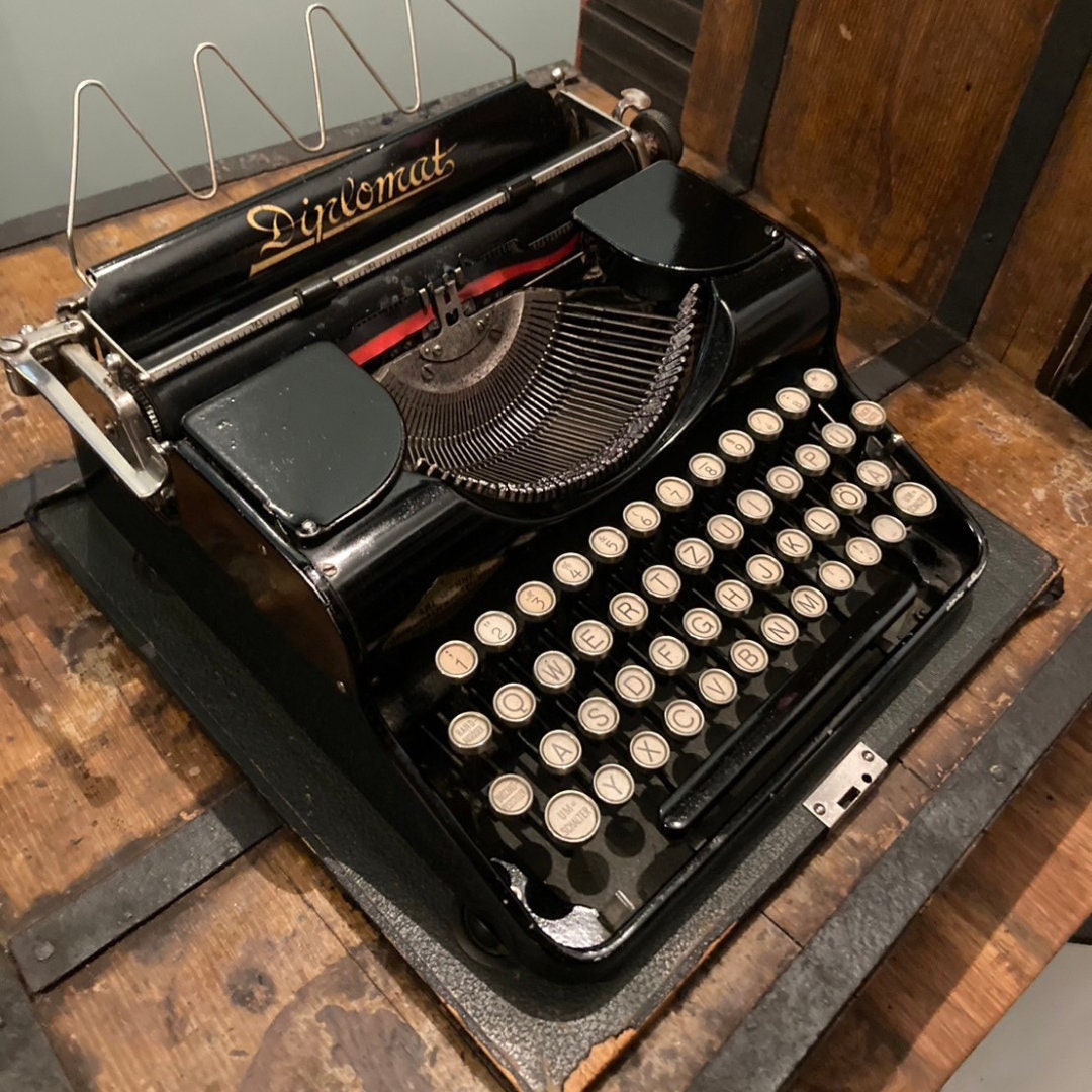 Antique Diplomat 4” Portable Typewriter