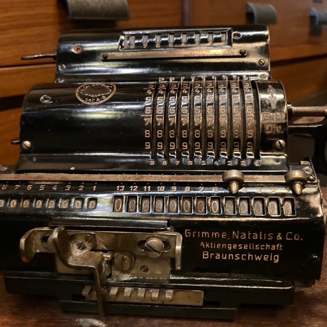 A 1920'S GERMAN Brunsviga System Trinks CALCULATING MACHINE.