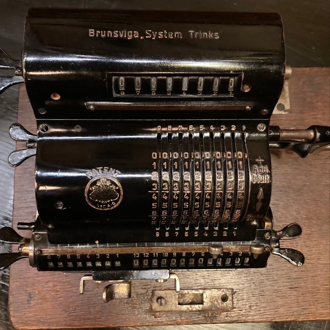 A 1920'S GERMAN Brunsviga System Trinks CALCULATING MACHINE.