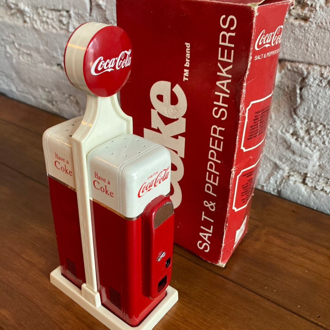 1993 Coca-Cola Salt & Pepper Set Shakers in Gas Pump Holder Diner Collection.