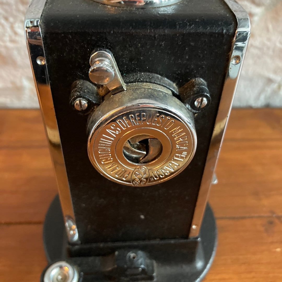 El Casco Pencil Sharpener Chrome & Black M-430 CN
